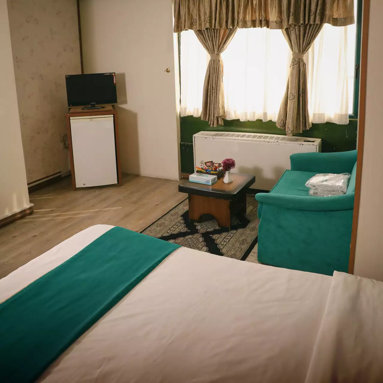 Alibaba https://cdn.alibaba.ir/ostorage/hotel-accommodation-images/697eff7d46ae9d8e6fb49d0f_یک تخته.webp